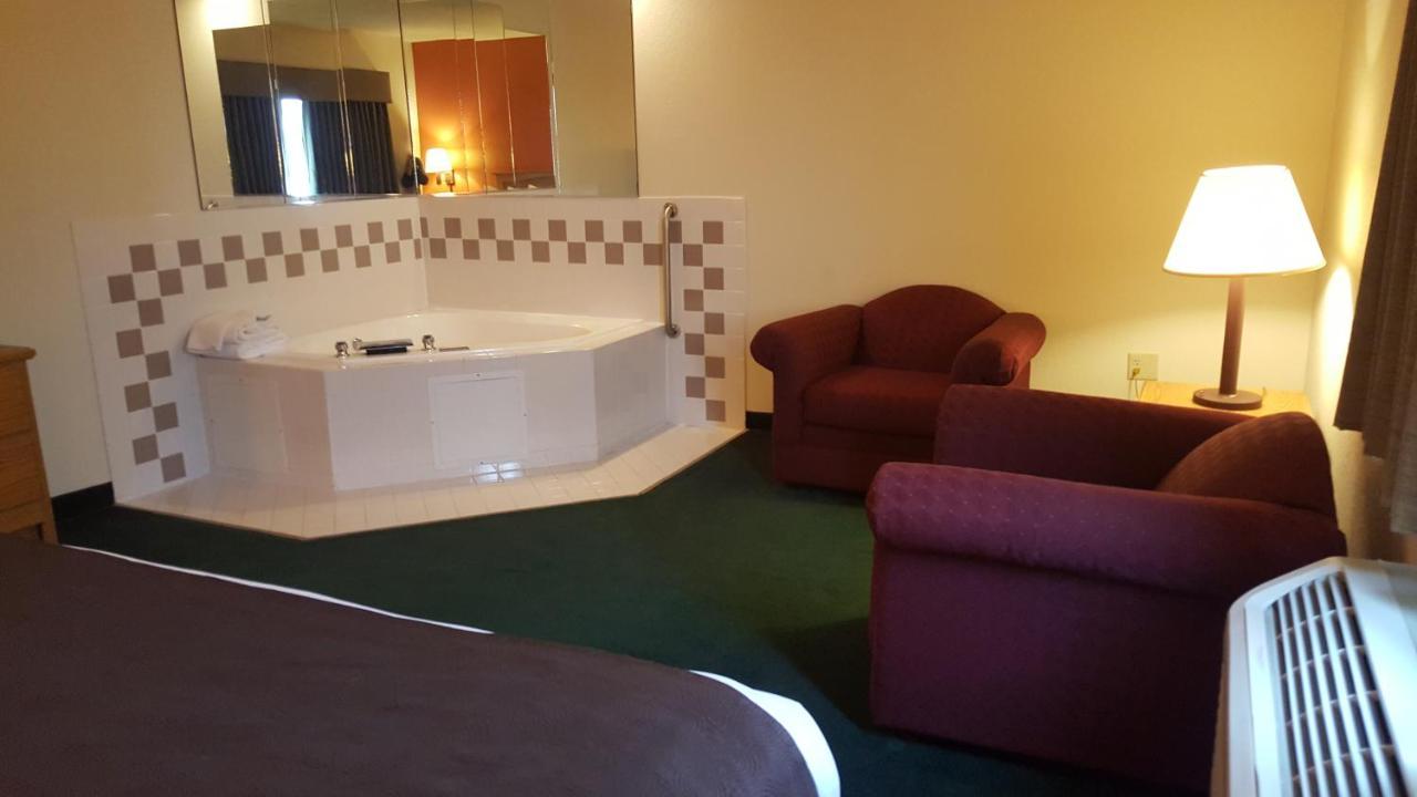 Americinn By Wyndham Garden City Buitenkant foto